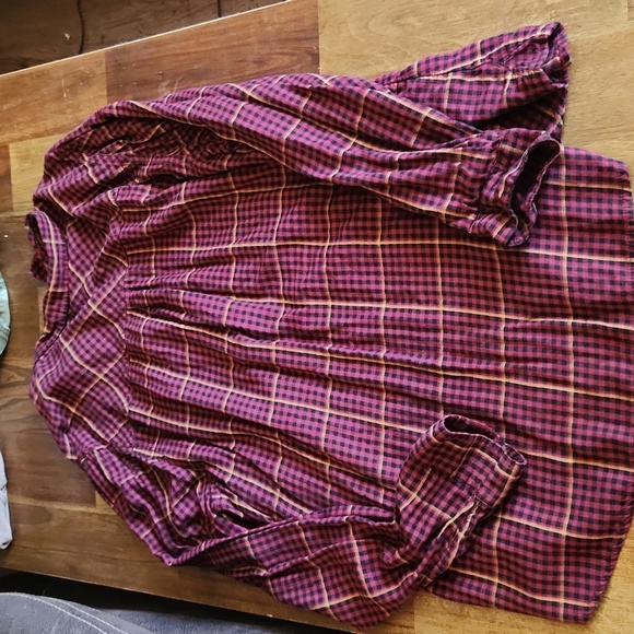 Women's checkered button down - Picture 5 of 5